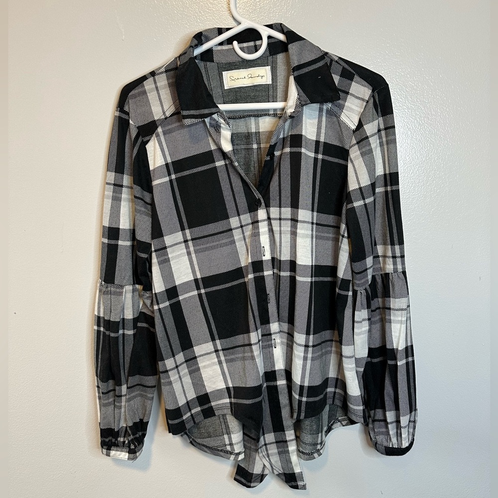 Women’s button down long sleeve shirt Size L